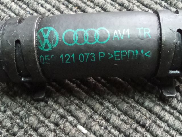 bontott VW TOUAREG Vízcső