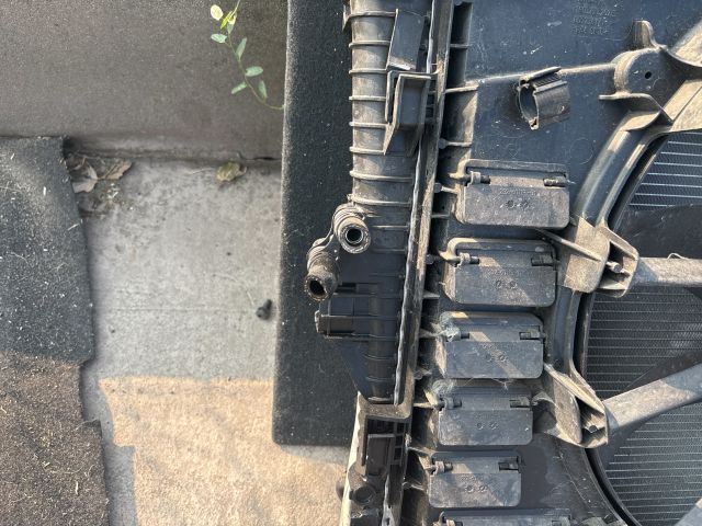 bontott VW TOUAREG Vízhűtő Radiátor (Klímás)