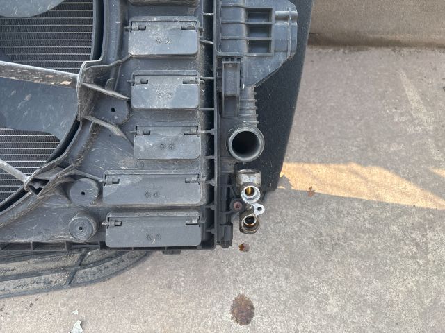 bontott VW TOUAREG Vízhűtő Radiátor (Klímás)