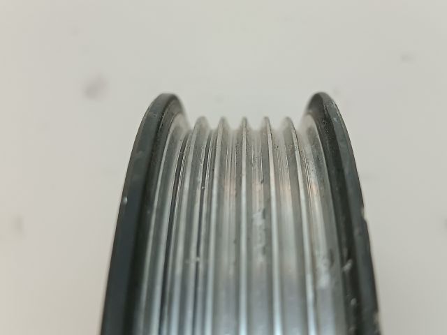 bontott VW TOUAREG Vízpumpa Szíjtárcsa