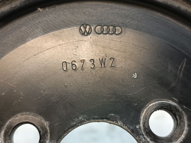 bontott VW TOUAREG Vízpumpa Szíjtárcsa