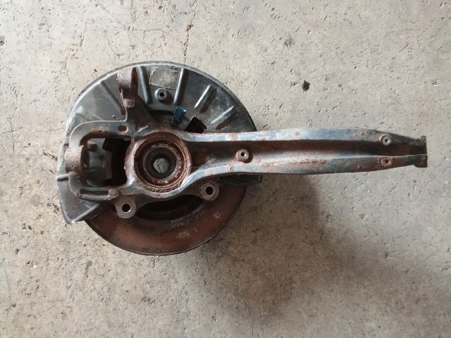 bontott VW TOUAREG Bal első Csonkállvány Kerékaggyal