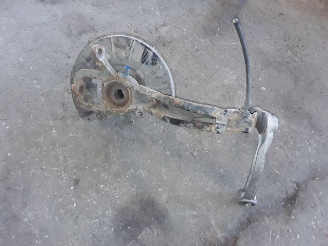 bontott VW TOUAREG Bal első Csonkállvány Kerékaggyal