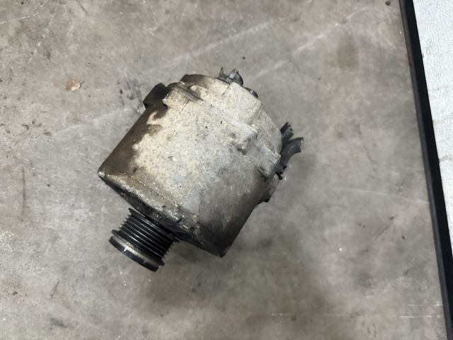 bontott VW TOUAREG Generátor