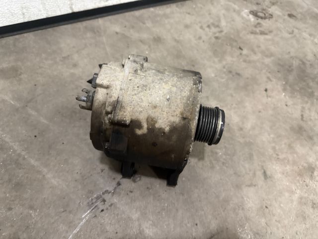 bontott VW TOUAREG Generátor