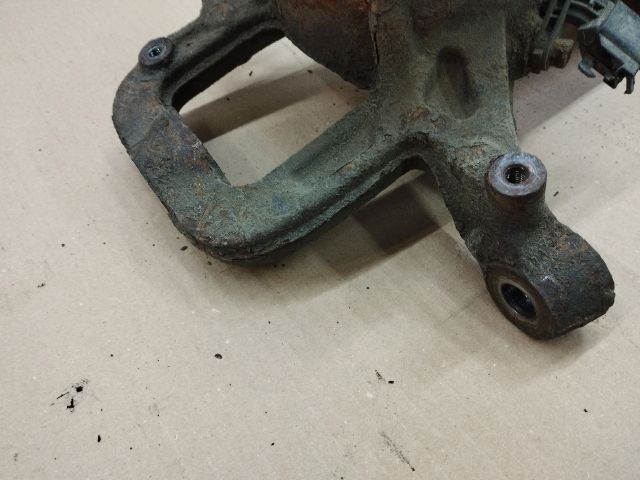 bontott VW TOUAREG Bal első Csonkállvány Kerékaggyal