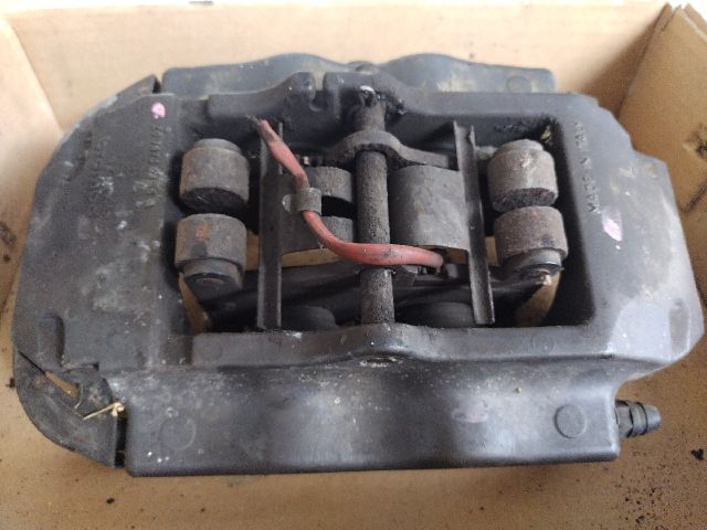 bontott VW TOUAREG Bal hátsó Féknyereg Munkahengerrel