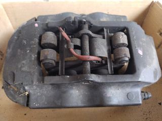 bontott VW TOUAREG Bal hátsó Féknyereg Munkahengerrel