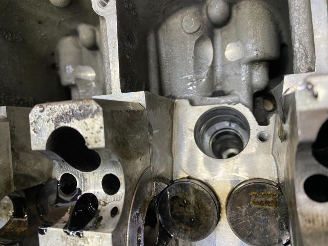 bontott VW TOUAREG Bal Hengerfej (V-Motor/Boxer)