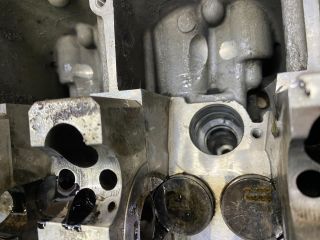 bontott VW TOUAREG Bal Hengerfej (V-Motor/Boxer)