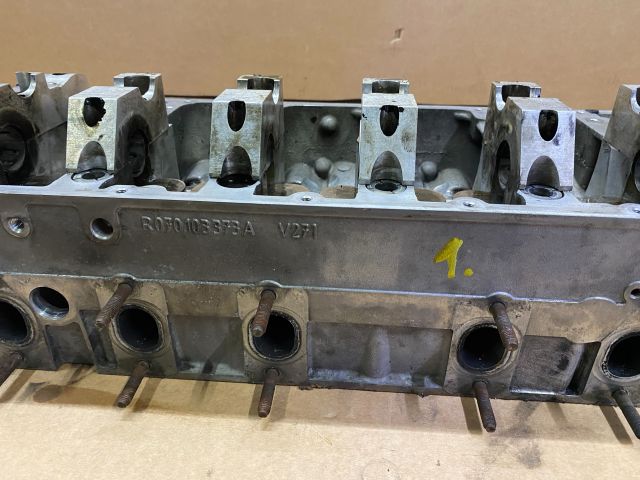 bontott VW TOUAREG Bal Hengerfej (V-Motor/Boxer)