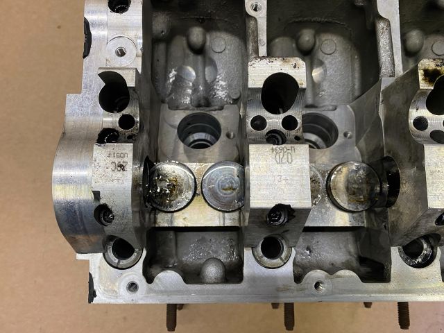 bontott VW TOUAREG Bal Hengerfej (V-Motor/Boxer)