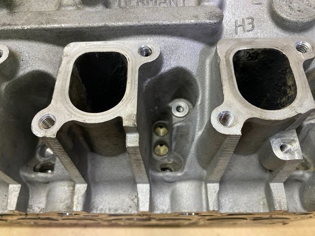 bontott VW TOUAREG Bal Hengerfej (V-Motor/Boxer)