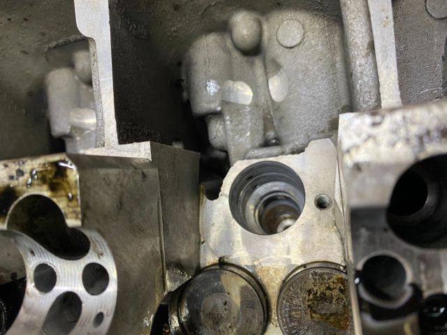 bontott VW TOUAREG Bal Hengerfej (V-Motor/Boxer)