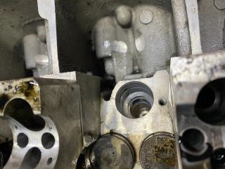 bontott VW TOUAREG Bal Hengerfej (V-Motor/Boxer)