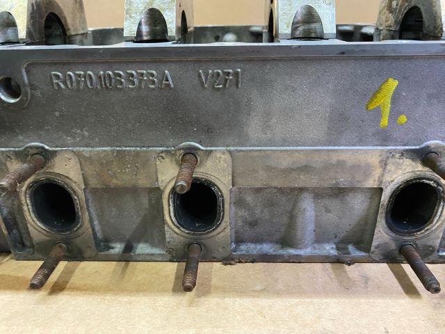 bontott VW TOUAREG Bal Hengerfej (V-Motor/Boxer)