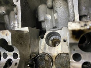 bontott VW TOUAREG Bal Hengerfej (V-Motor/Boxer)