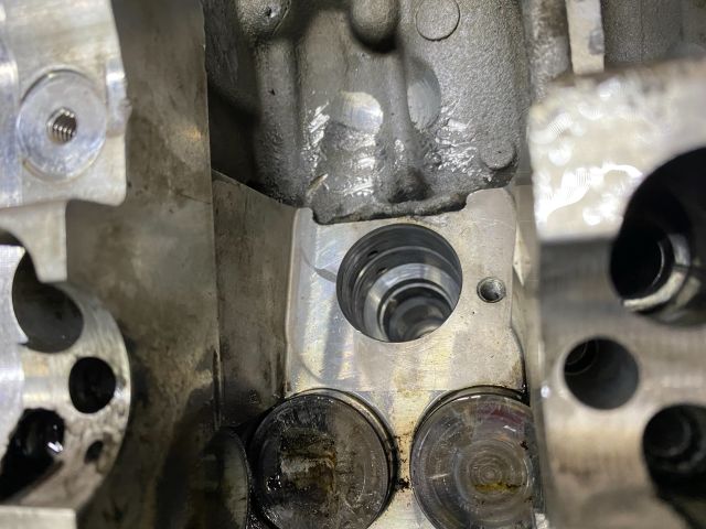 bontott VW TOUAREG Bal Hengerfej (V-Motor/Boxer)