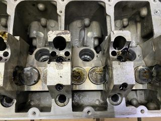 bontott VW TOUAREG Bal Hengerfej (V-Motor/Boxer)