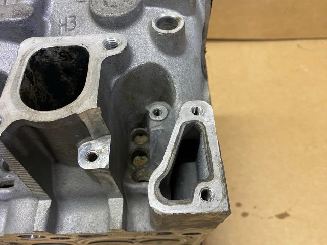 bontott VW TOUAREG Bal Hengerfej (V-Motor/Boxer)