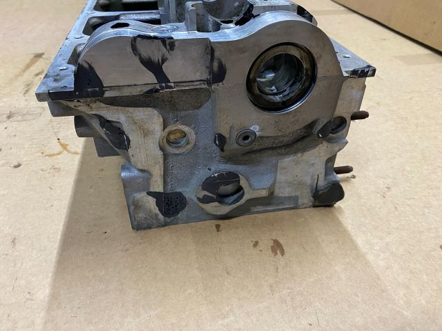 bontott VW TOUAREG Bal Hengerfej (V-Motor/Boxer)