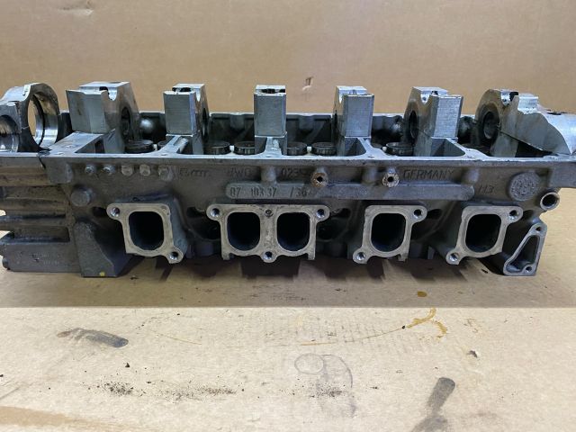 bontott VW TOUAREG Bal Hengerfej (V-Motor/Boxer)