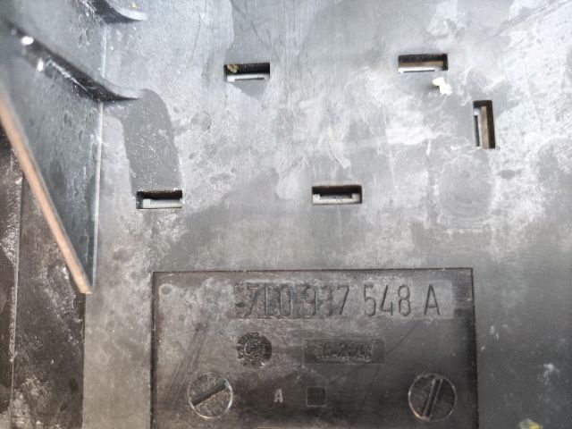 bontott VW TOUAREG Biztosítéktábla Motortér