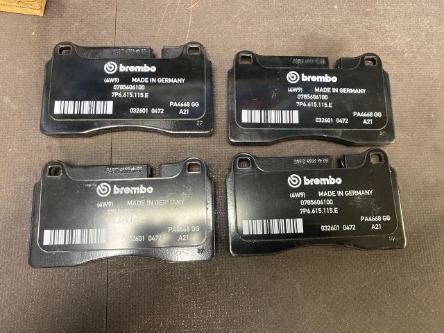 bontott VW TOUAREG Első Pár Fékbetét