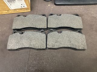 bontott VW TOUAREG Első Pár Fékbetét