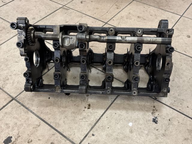 bontott VW TOUAREG Főtengely (Magában)