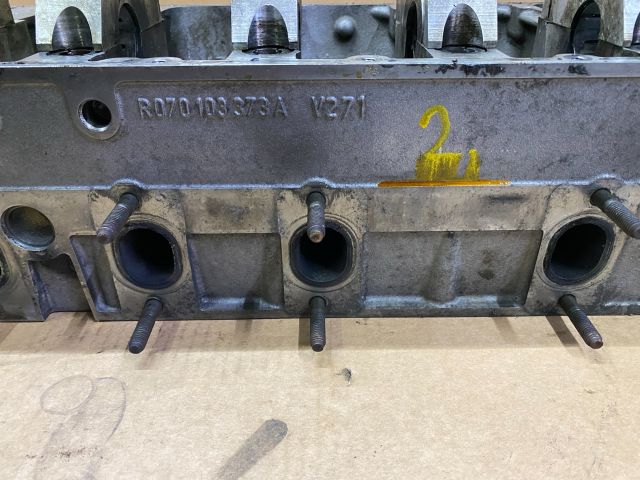 bontott VW TOUAREG Jobb Hengerfej (V-Motor/Boxer)