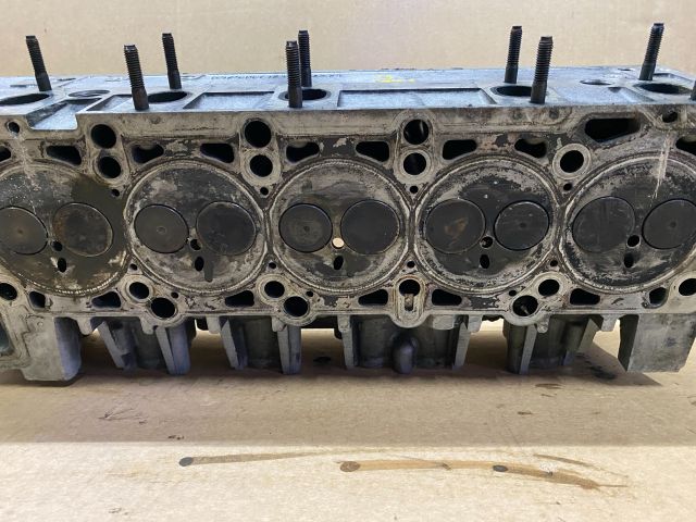 bontott VW TOUAREG Jobb Hengerfej (V-Motor/Boxer)