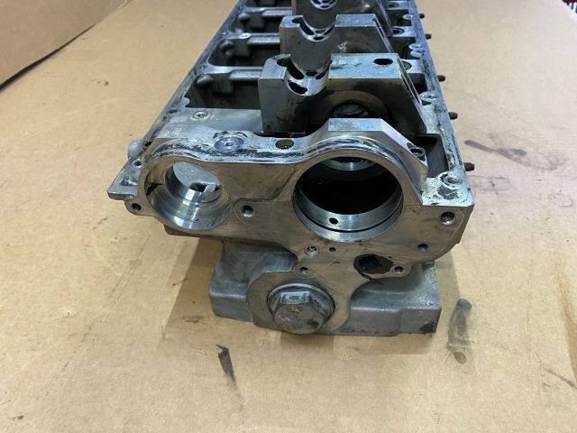 bontott VW TOUAREG Jobb Hengerfej (V-Motor/Boxer)