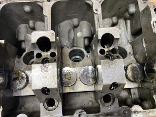 bontott VW TOUAREG Jobb Hengerfej (V-Motor/Boxer)