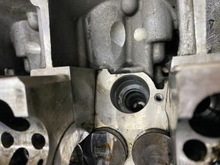 bontott VW TOUAREG Jobb Hengerfej (V-Motor/Boxer)