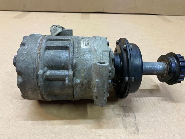 bontott VW TOUAREG Klímakompresszor