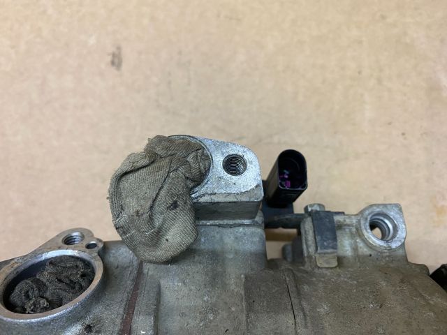 bontott VW TOUAREG Klímakompresszor