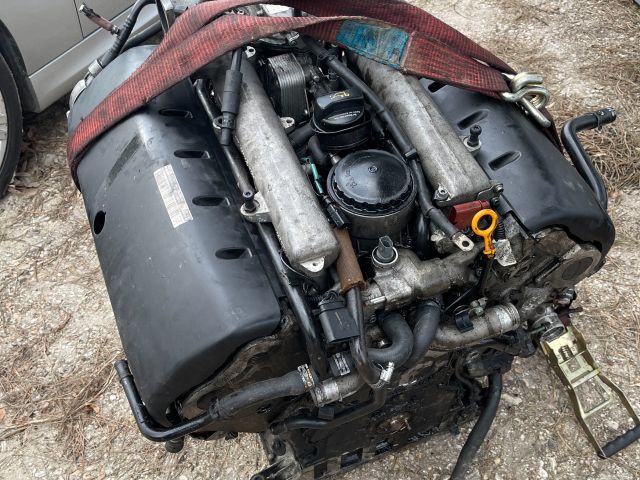 bontott VW TOUAREG Motor (Fűzött blokk hengerfejjel)