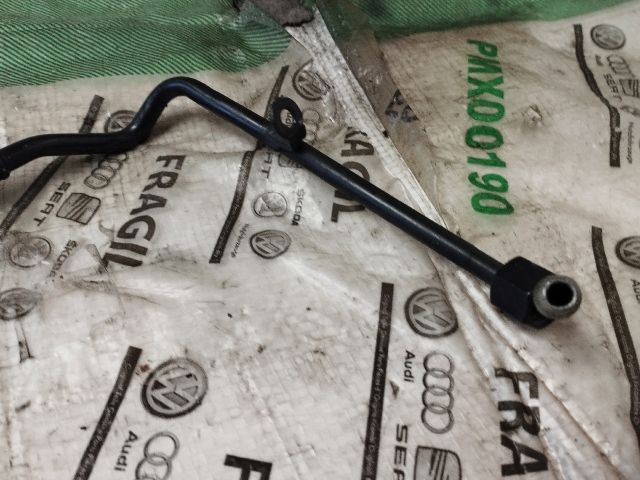 bontott VW TOUAREG Turbó Olajcső