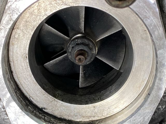 bontott VW TOUAREG Turbó