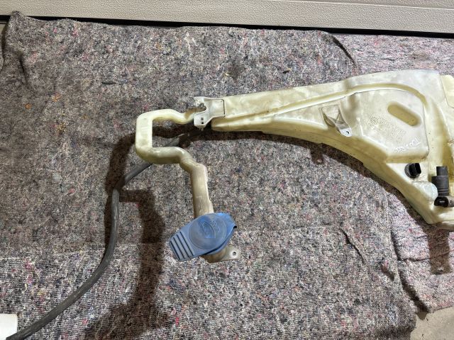 bontott VW TOUAREG Ablakmosó Tartály