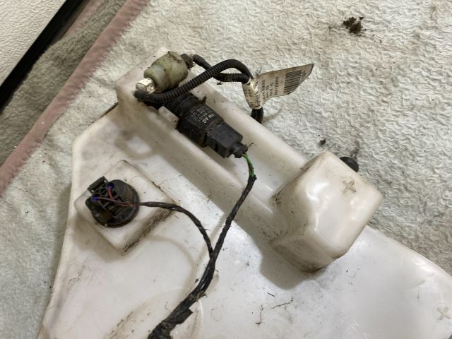 bontott VW TOUAREG Ablakmosó Tartály