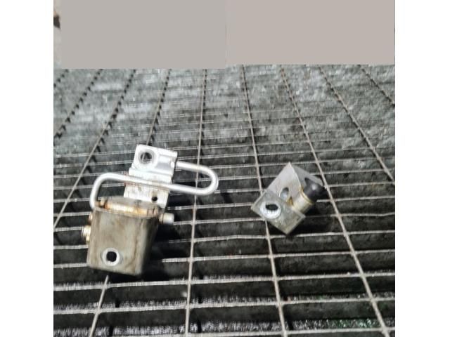 bontott VW TOUAREG Ajtó Zsanér (Pozíciófüggetlen)