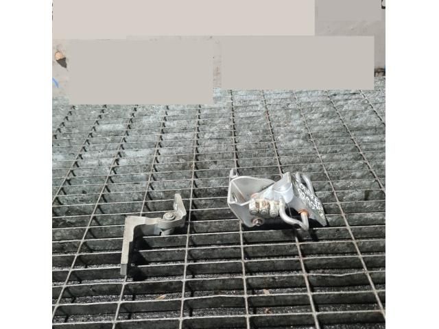 bontott VW TOUAREG Ajtó Zsanér (Pozíciófüggetlen)