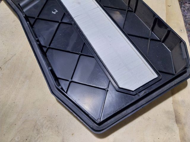 bontott VW TOUAREG Akkumulátor Tartó