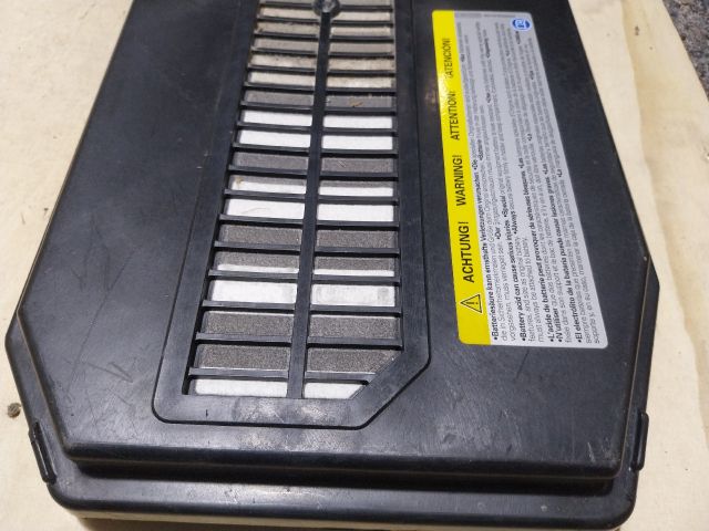 bontott VW TOUAREG Akkumulátor Tartó