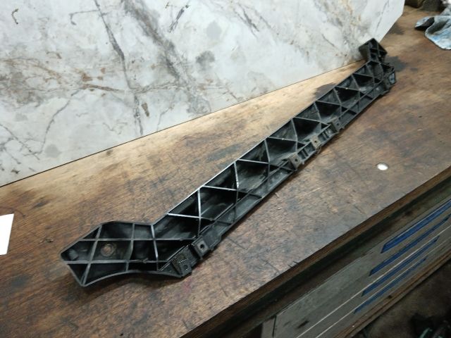 bontott VW TOUAREG Alsó Kereszttartó