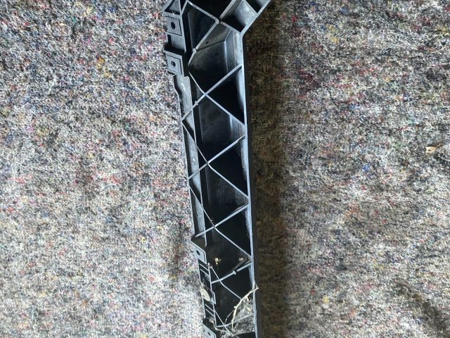 bontott VW TOUAREG Alsó Kereszttartó