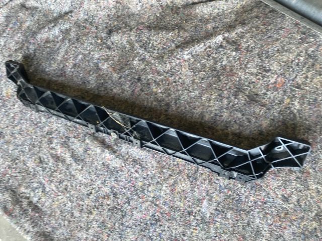 bontott VW TOUAREG Alsó Kereszttartó