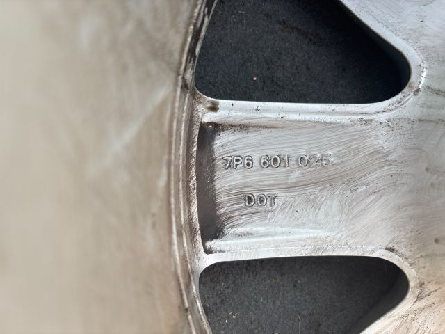 bontott VW TOUAREG Alufelni (1 db)